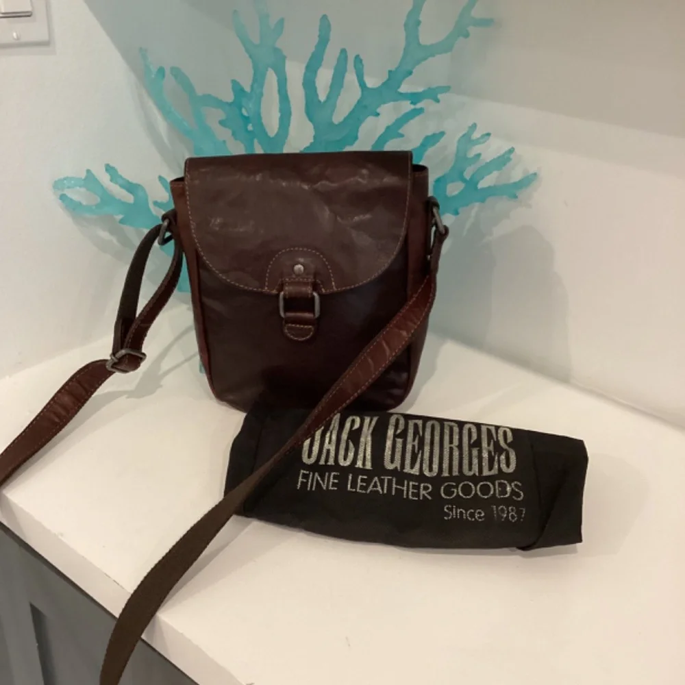 NWT JACK GEORGES BROWN GENUINE LEATHER CROSS SHOULDER MESSENGER BAG